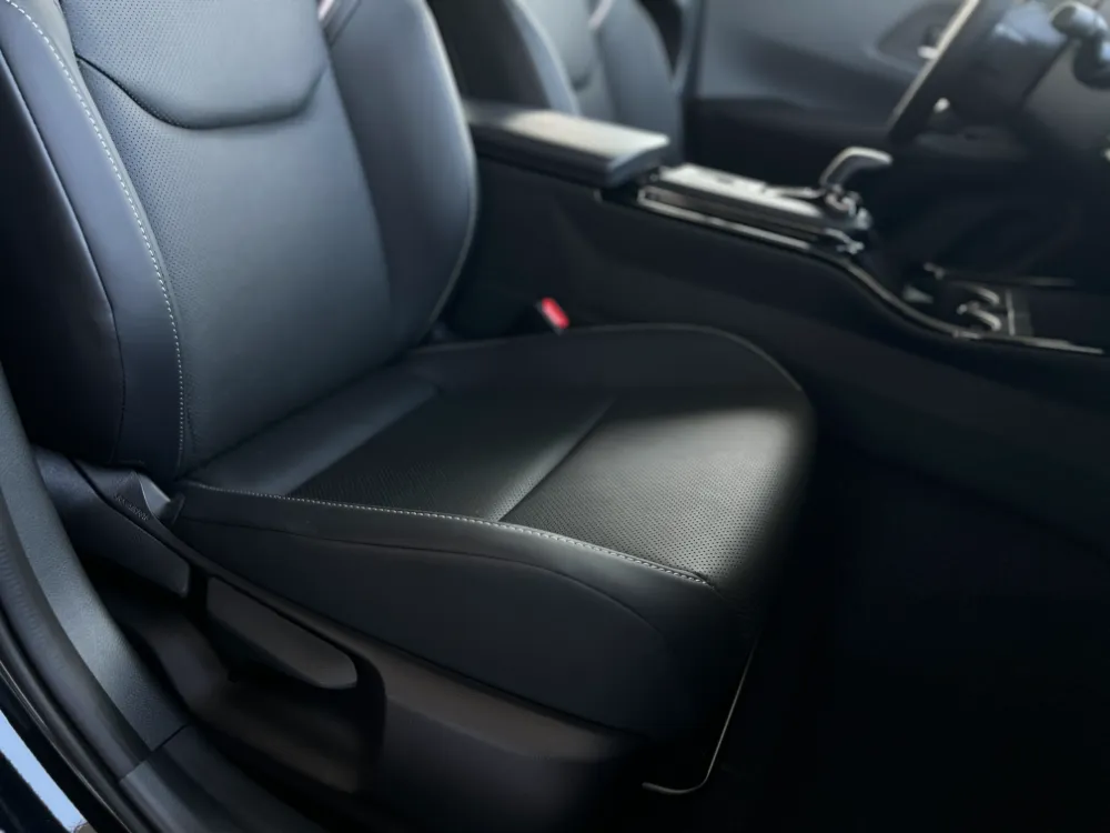 2023 toyota prius hybrid xle black 19